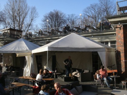 Foto: Golgatha  Biergarten im Viktoriapark